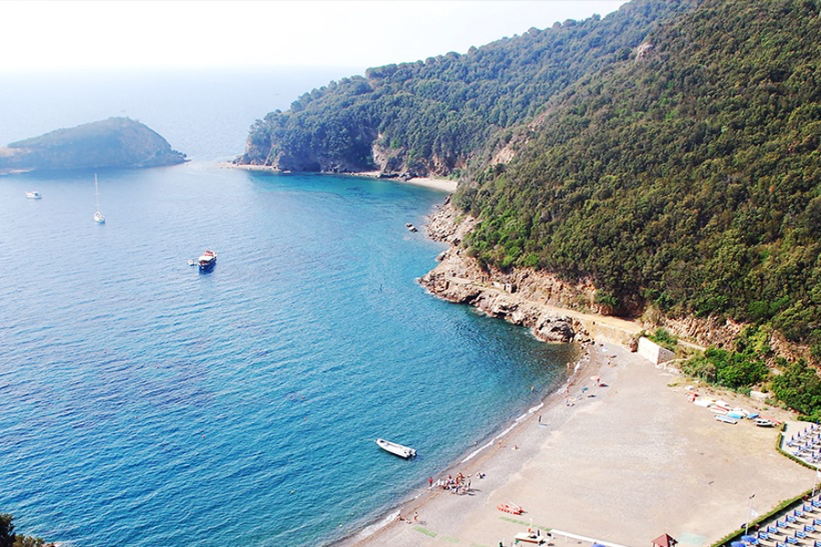 Spiaggia di Ortano all'Isola d'Elba, costa orientale