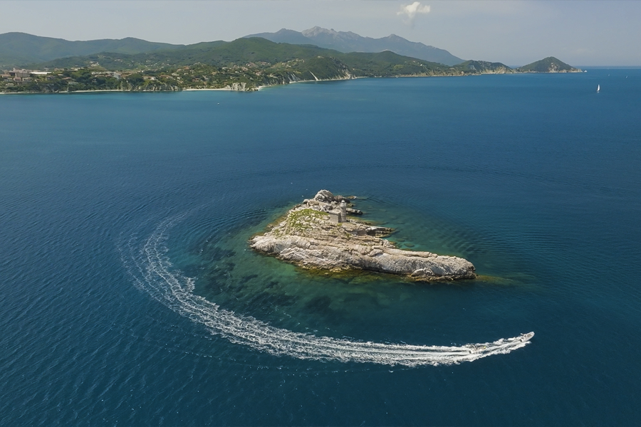 Lo Scoglietto, isolotto davanti a Portoferraio nell'Arcipelago Toscano