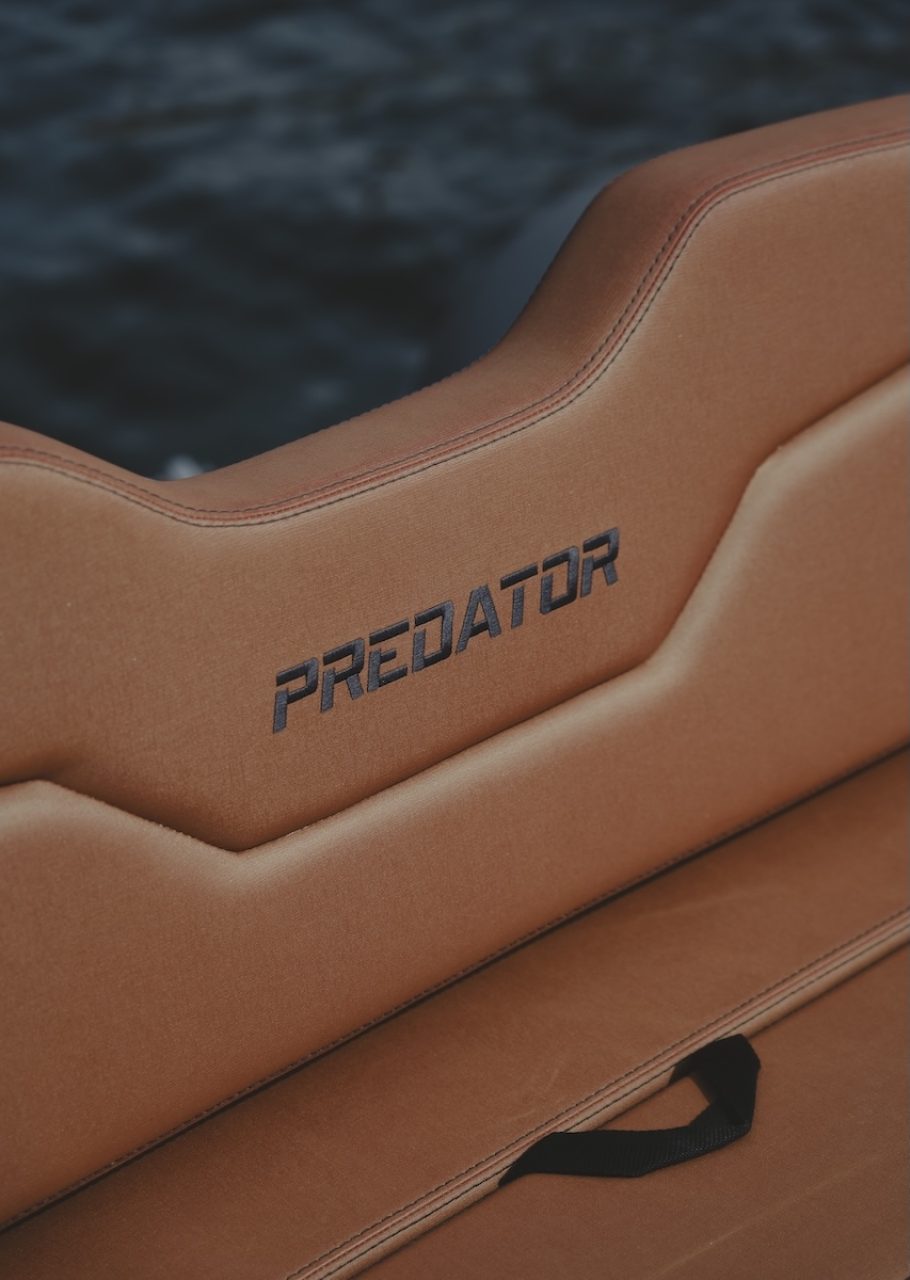Cuscini in similpelle del gommone Predator a noleggio a Rent Boat Bagnaia